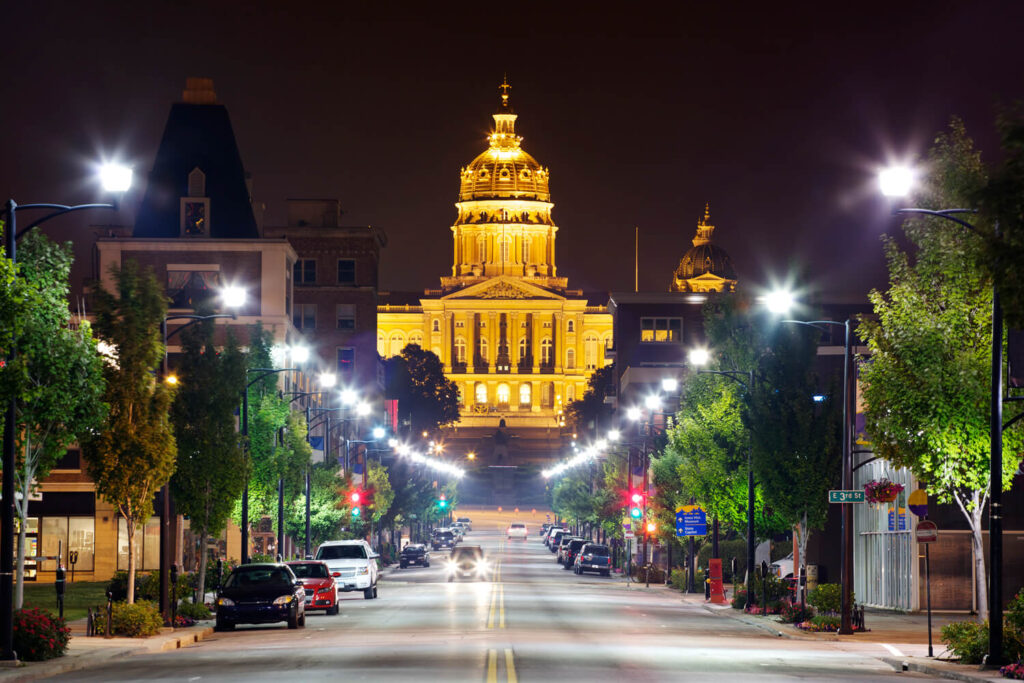 Street view of capitol building of Des Moines, IA